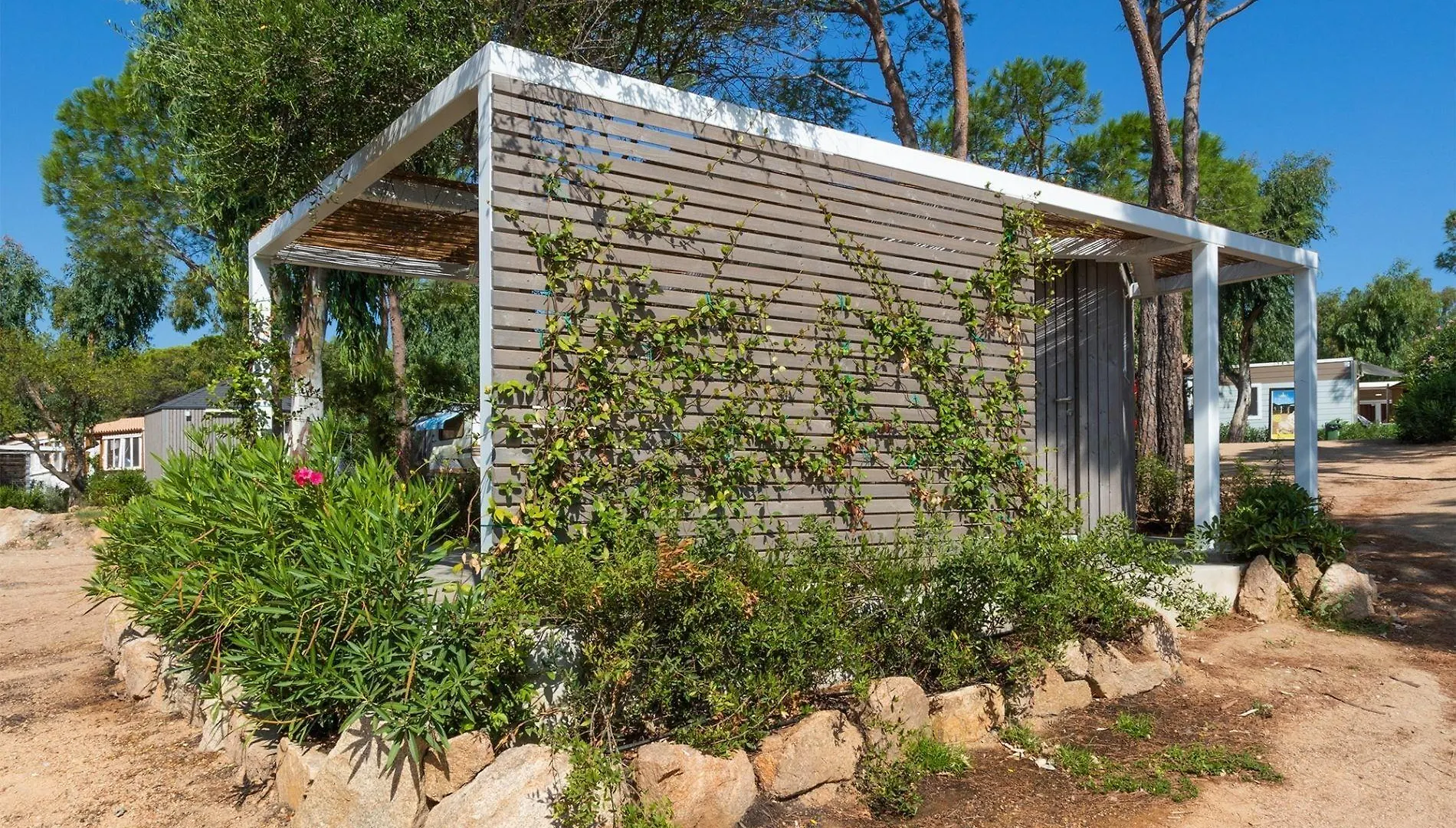 Camping Village Isuledda 阿尔扎凯纳